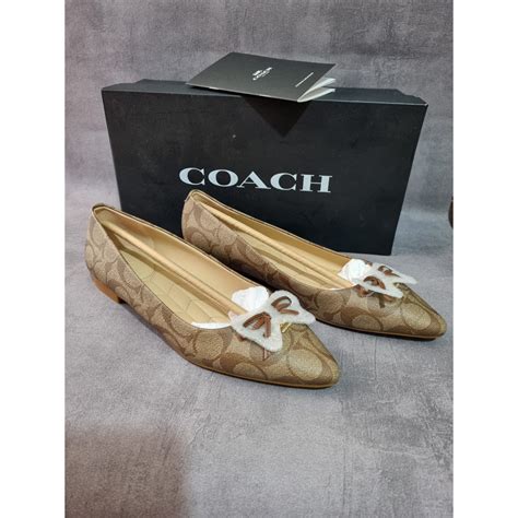 Sepatu Wanita COACH .